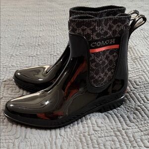 Coach Black and Salmon Pink/Orange Glossy Ankle Rain Boots